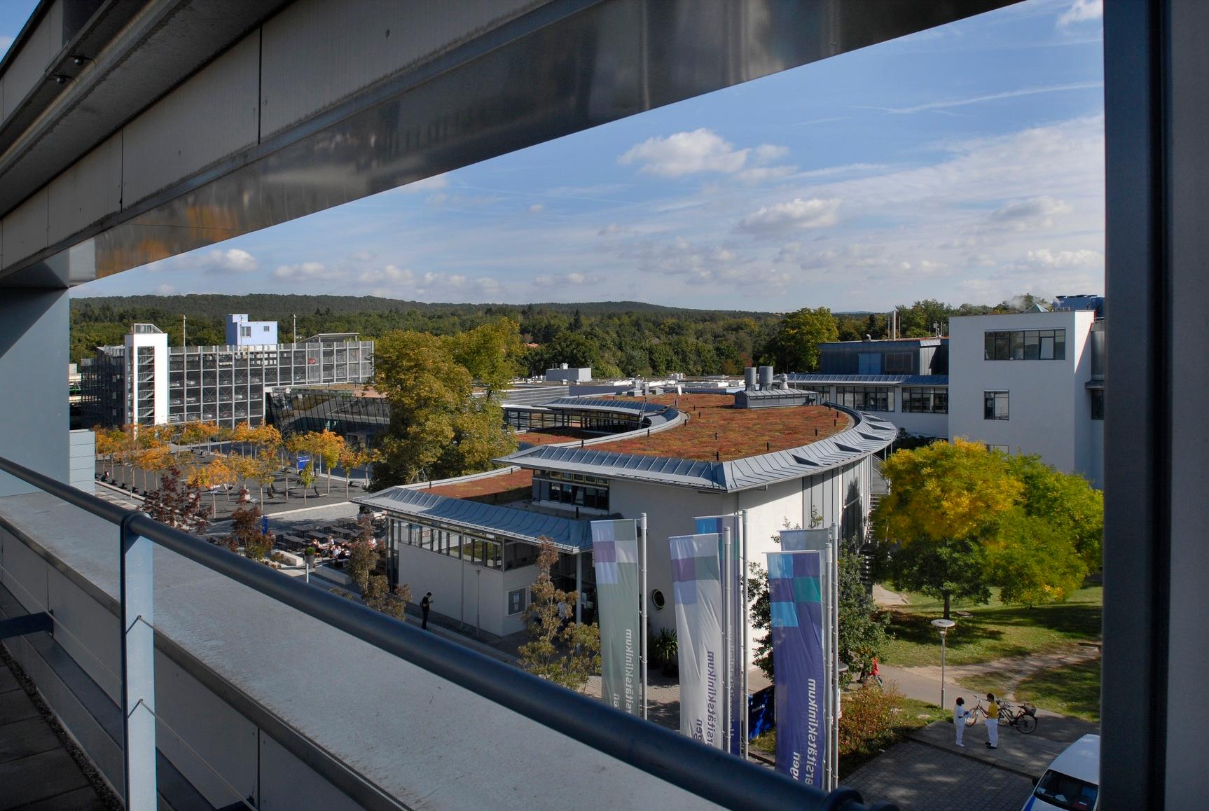 Vom Ambulatorium Zur Hightech-Medizin: 200 Jahre Uniklinik Erlangen ...