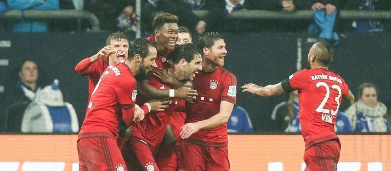 Sieg auf Schalke: FC Bayern baut Führung aus