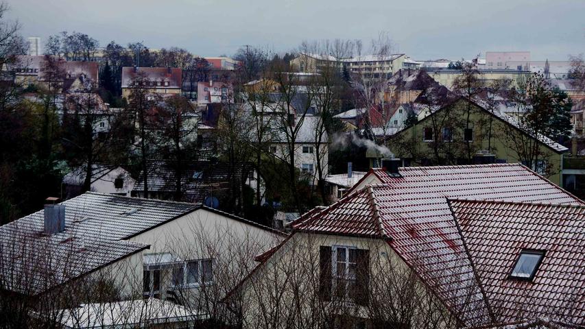 In Neustadt an der Aisch wirken die Dächer wie von Puderzucker bestäubt. Mehr Bilder aus dem Landkreis gibt's hier .