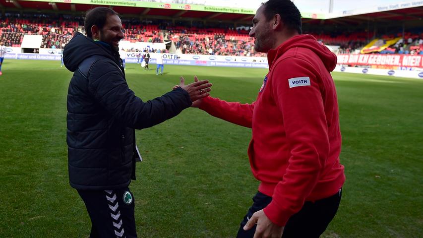 Handshake der Trainer: Stefan Ruthenbeck und Frank Schmidt begrüßten sich herzlich.