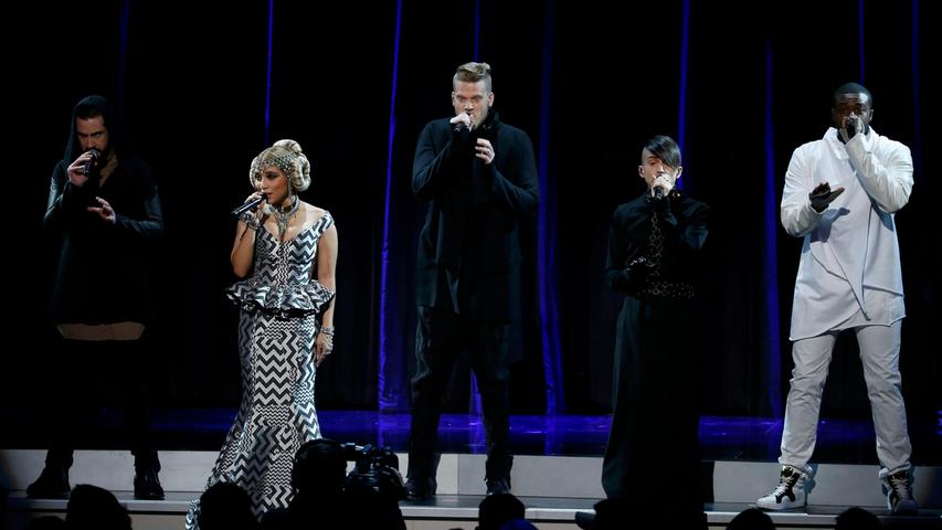 Taylor Swift räumt bei den American Music Awards ab