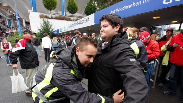 Ebenfalls kurz vor Weihnachten gab das Nürnberger Sicherheitsunternehmen Engelhardt und Co. die Insolvenz bekannt. Das Unternehmen musste zuvor Umsatzrückgänge in Höhe von 80 Prozent verkraften, nachdem Messen und andere Veranstaltungen abgesagt und Sportveranstaltungen nur noch ohne Publikum stattfanden. Im März wurde das Unternehmen an den bundesweit tätigen Sicherheitsanbieter Power Person-Objekt-Werkschutz GmbH verkauft und gehört seitdem zu der Gruppe.