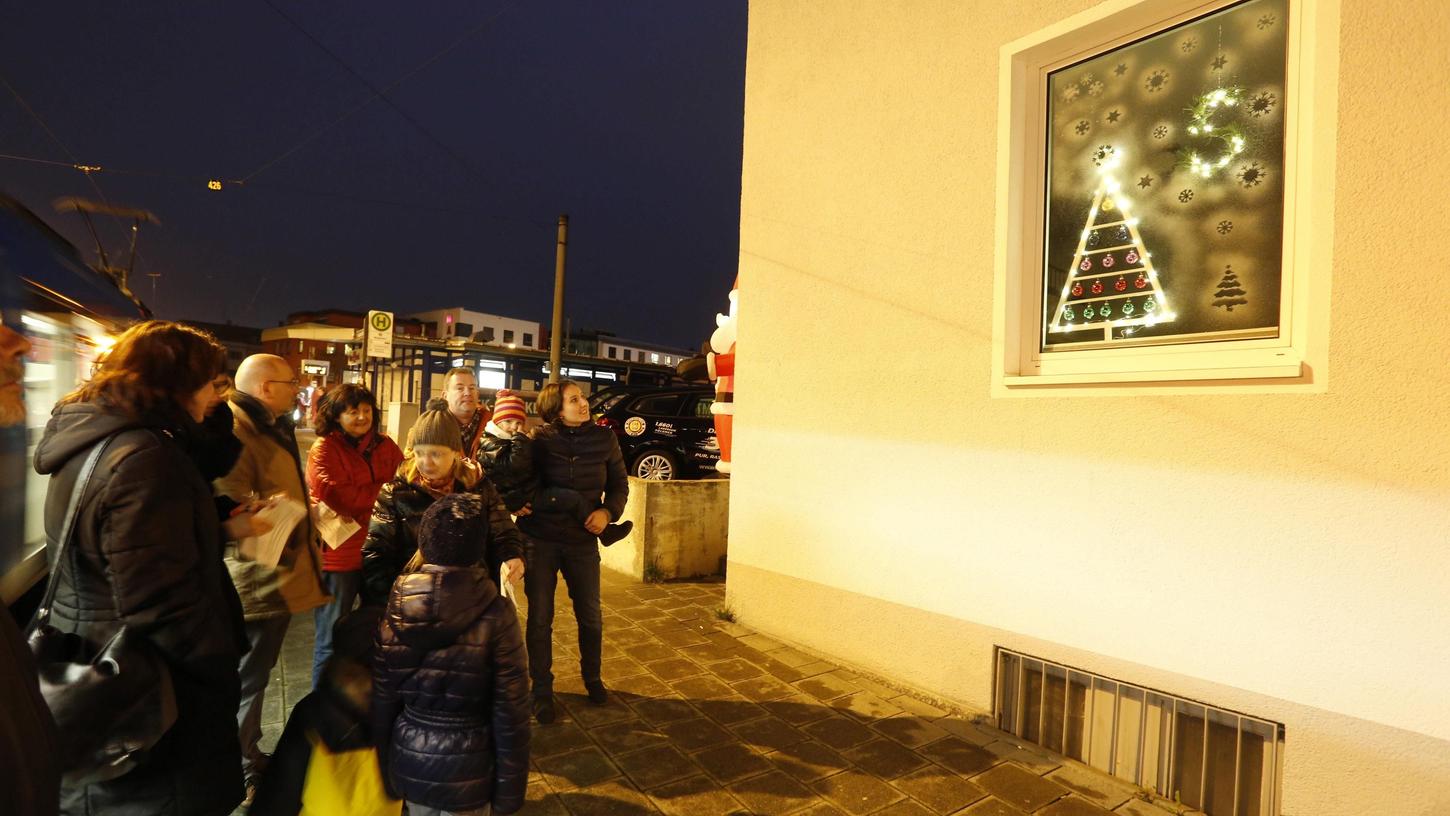 Fensterkalender in Mögeldorf führt in die Heilige Nacht
