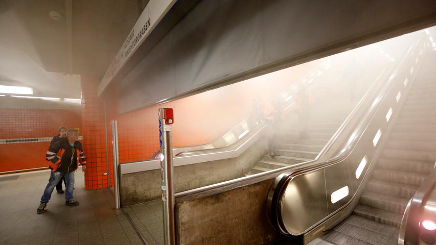 Rauch aus der U-Bahn: Dicke Luft am Hauptbahnhof 