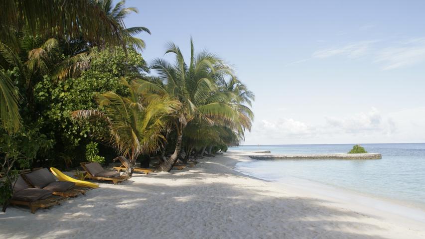 Die Insel der Malediven sind meist sehr klein, und obwohl die Resort gerne gut gebucht sind, hat man das oft nicht nur das Gefühl, auf einer einsamen Insel zu sein.