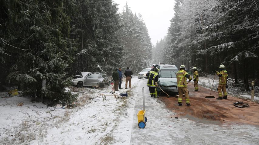 In den Gegenverkehr geschlittert: Unfall bei Berg im Landkreis Hof