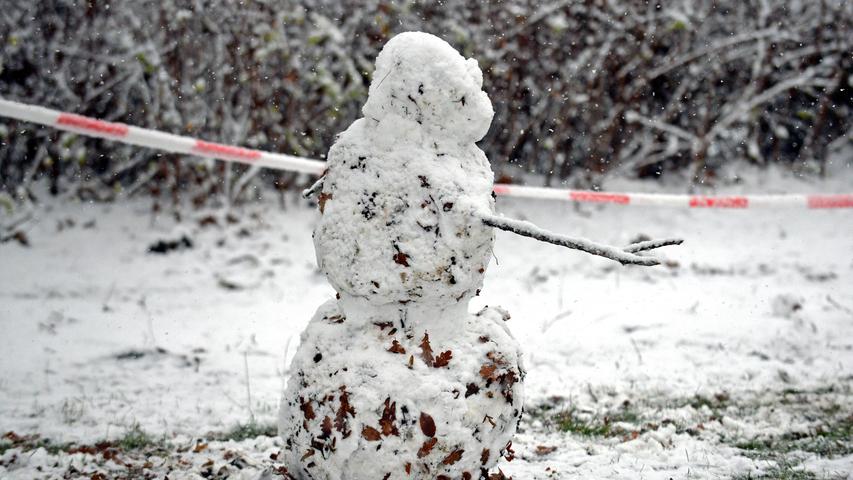 Wintereinbruch in Erlangen: Schneedecke verziert die Hugenottenstadt