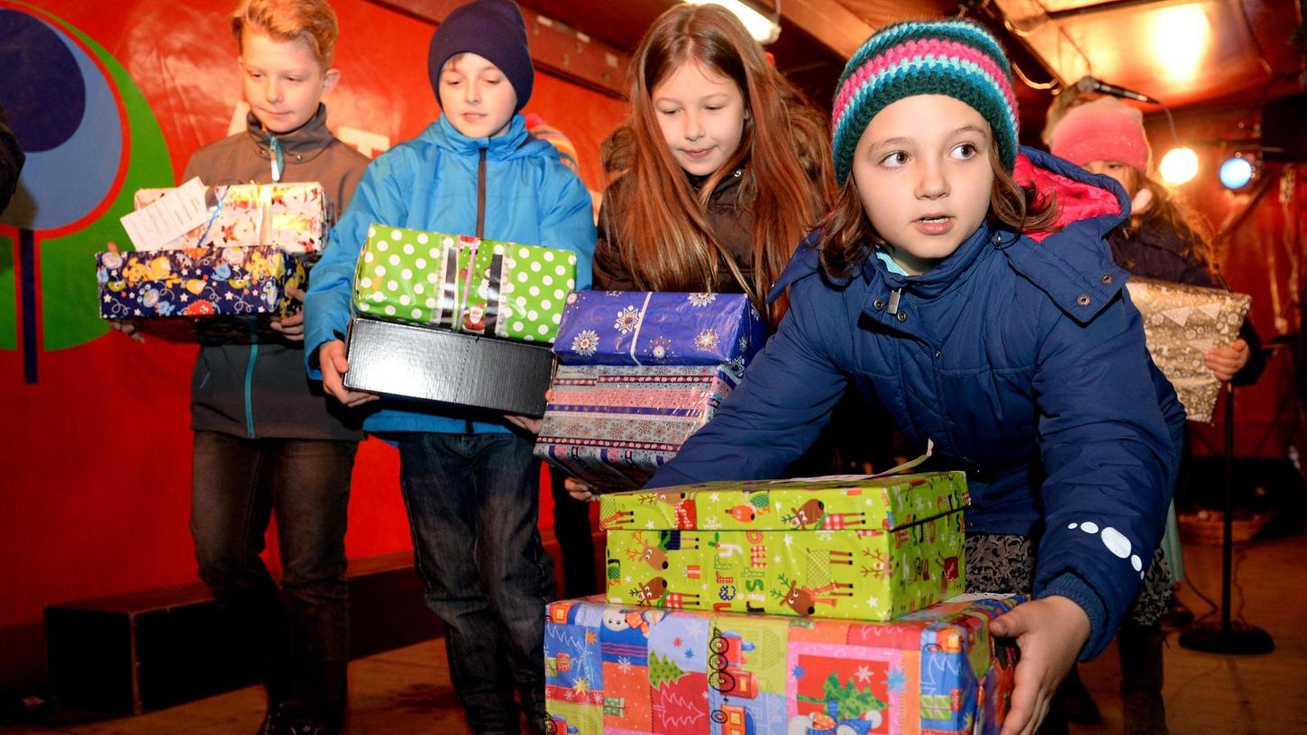 Altstadt-Weihnachtsaktion kommt Flüchtlingskindern zugute