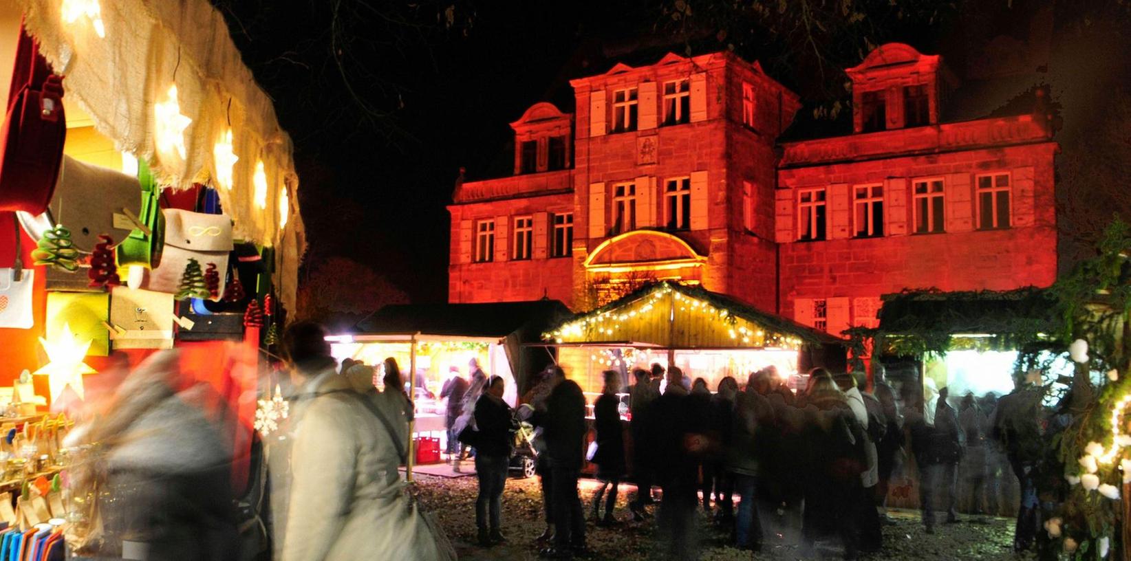 Dürrenmungenau: weihnachtliche Feierstimmung im Schlosshof 