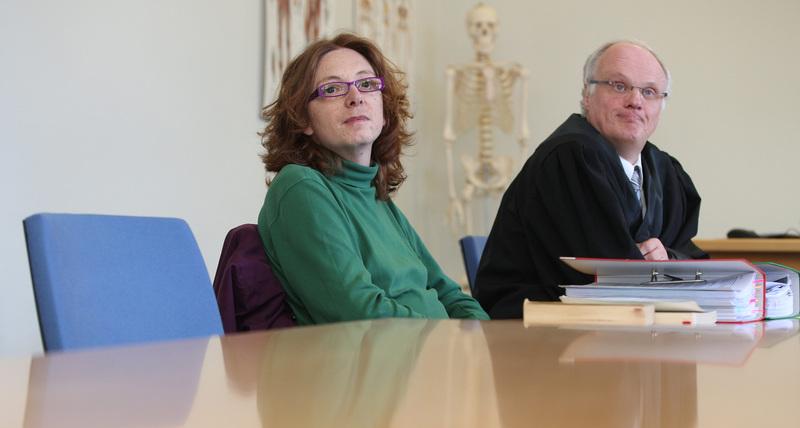 Falsch behandelt? Intersexuelle klagt gegen Erlanger Uniklinik Falsch behandelt? Intersexuelle klagt gegen Erlanger Uniklinik