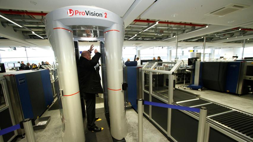 Röntgengeräte und Scanner: Neue Sicherheitskontrolle am Flughafen