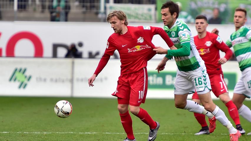 Mit zunehmender Spieldauer zieht Leipzig das Momentum auf seine Seite. Immer wieder setzt Emil Forsberg seine Kollegen gut in Szene.