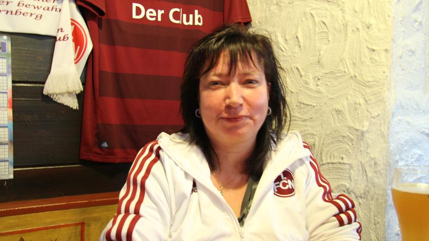 Die Finanzen des Vereins bereiten Hannelore Polster nach den gelungenen Spielen der vergangenen Wochenn ein wenig Sorgen. Sie hofft, dass der FCN Burgstaller und Schöpf halten kann, dann habe der Verein auch in Zukunft gute Chancen. "Jetzt hat sich die Mannschaft endlich zusammengefunden und spielt gut miteinander."
