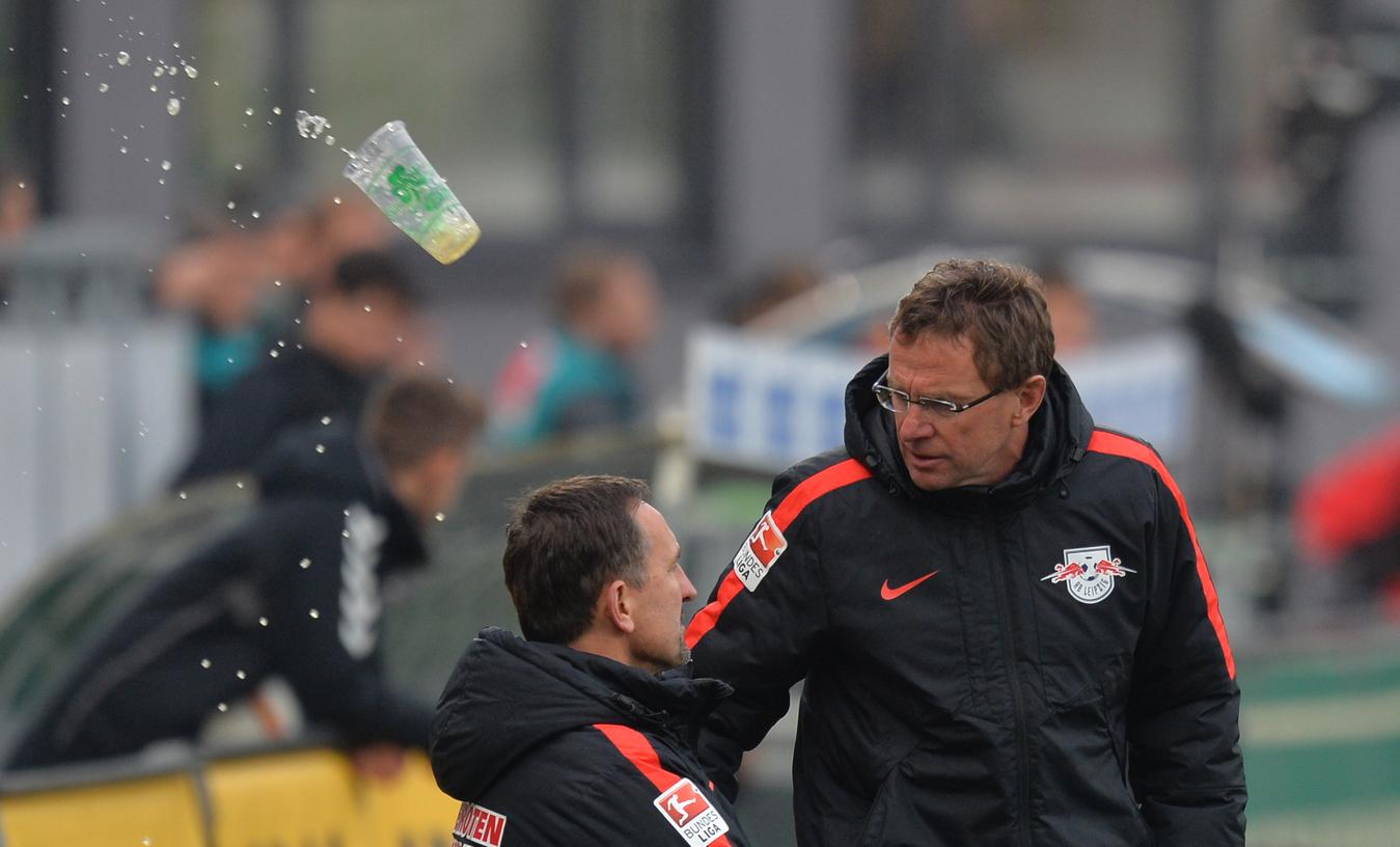 In Leipzig wurde unter anderem Ralf Rangnick mit einem Bier-Becher beworfen. Jetzt gibt es die Quittung fürs Kleeblatt.