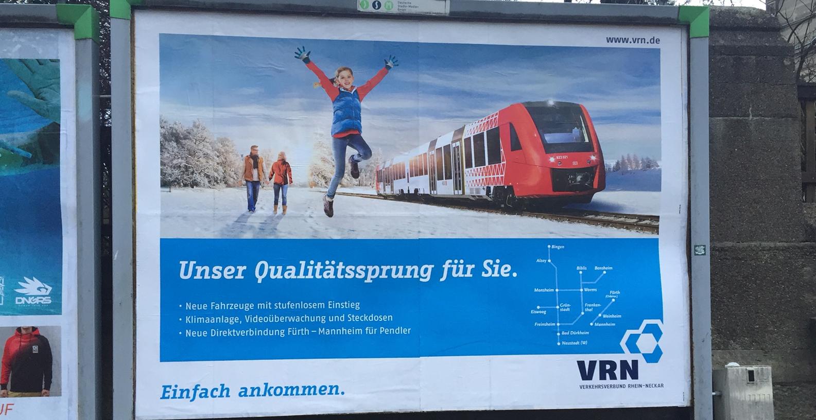 Dieses Plakat warb an der Jakobinenstraße in Fürth für eine Fahrt nach Mannheim.