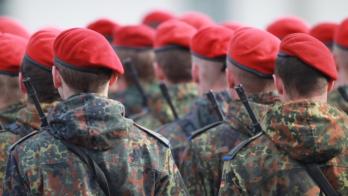 Schützen bald Kräfte der Bundeswehr die EU-Außengrenzen? Österreich zumindest kokettiert mit dem Einsatz von Soldaten.