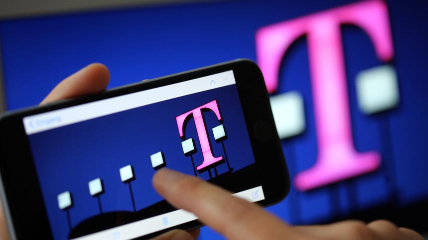 Der Technologie- und Telekommunikationskonzern Deutsche Telekom reiht sich mit einem Marktkapital von 76 Milliarden Euro auf Platz 92 ein.
