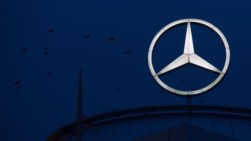 Leicht verbessert, von Rang 83 auf 81, hat sich der Automobilkonzern Daimler. Wert: 83 Milliarden Euro.