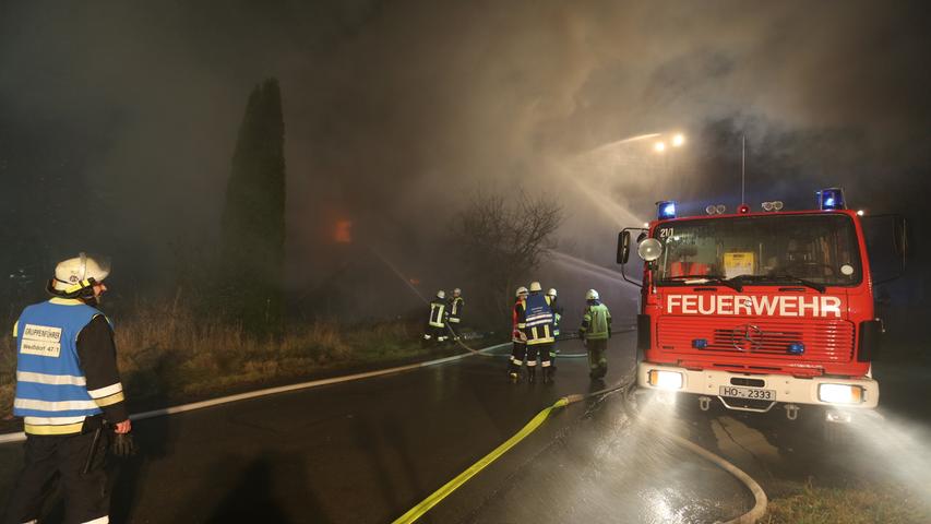 Großbrand im Landkreis Hof: Leiche im Haus gefunden