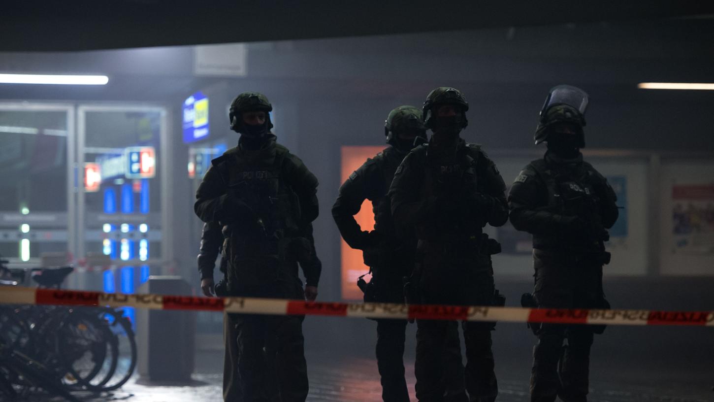 Der massive Terroralarm auf dem Münchner Hauptbahnhof lässt Fragen offen.