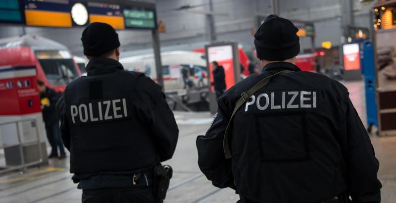 Anzüglichkeiten im Münchner Hauptbahnhof - da musste sogar die Bundespolizei einschreiten.
