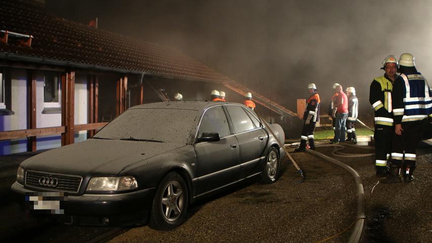 Schreck in der Silvesternacht: Carport brennt in Gräfensteinberg