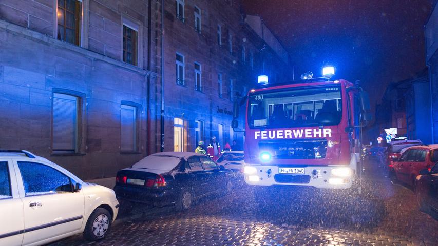 12.000 Schaden: Flachbau in Fürth brennt aus 