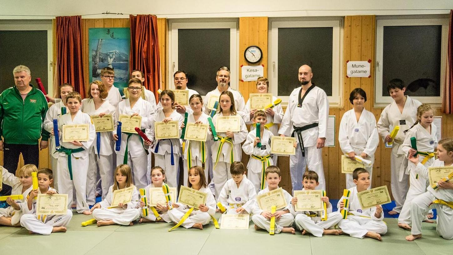 Taekwondo: Prüfungen beim TV 1848 Schwabach