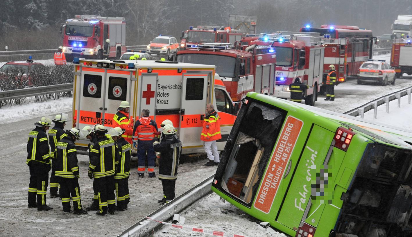 Auf dem Weg nach Nürnberg: Fernbus verunglückt in Tschechien