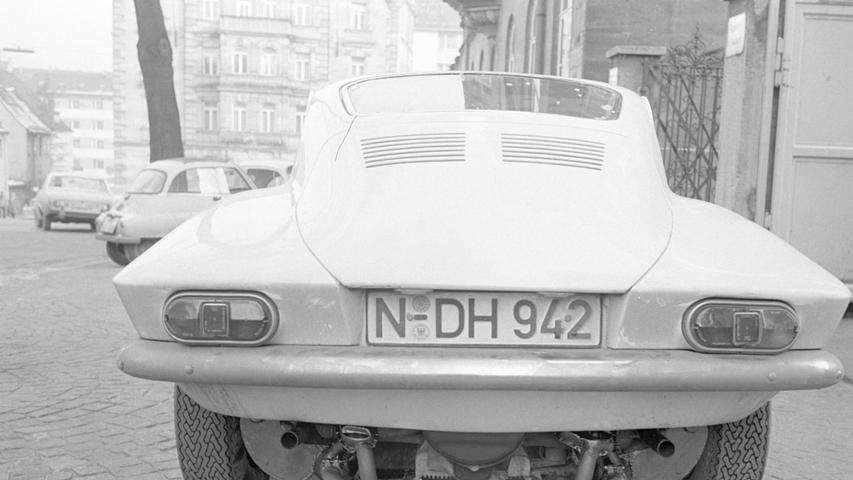 Ein Mechaniker baute sich seinen Traumwagen, in 3500 Stunden. Hier geht es zum Artikel vom 8. Januar 1966: Sportauto mit "Pfiff"