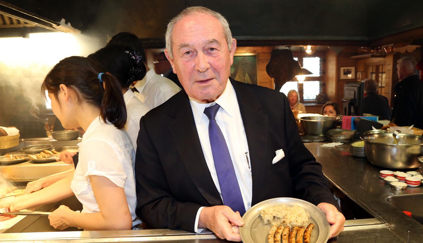 Werner Behringer vom Bratwursthäusle mit dem Klassiker Werner Behringer vom Bratwursthäusle mit dem Klassiker