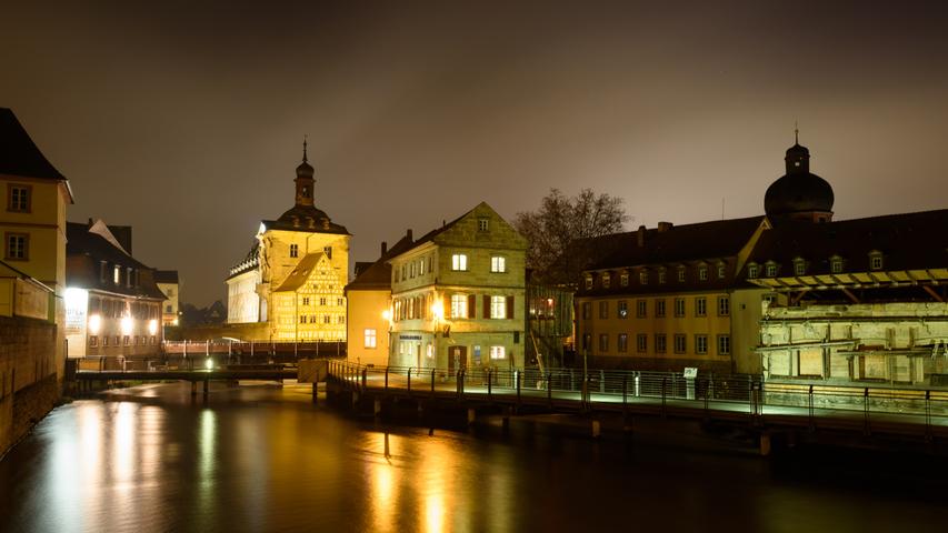 Die Sterzermühle liegt nur einen Steinwurf entfernt vom Alten Brückenrathaus im Unteren Mühlenviertel in Bamberg.