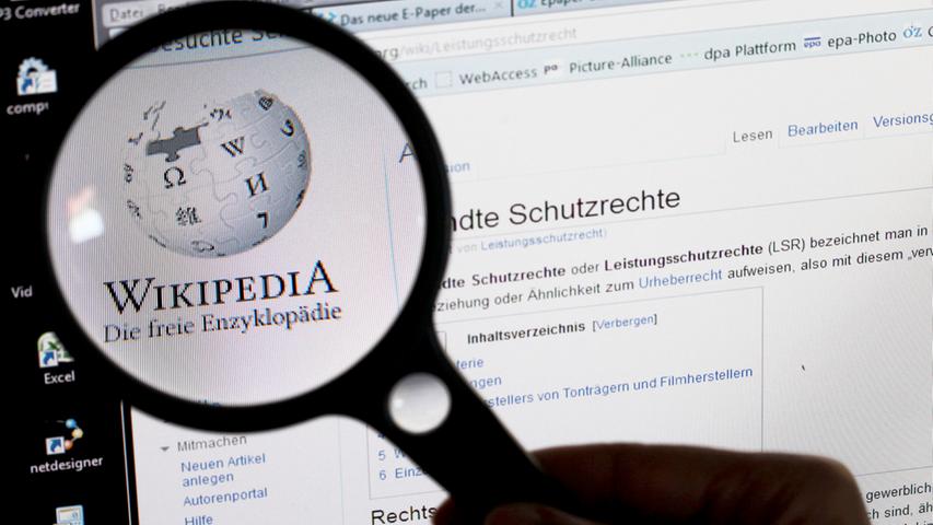 Aus Protest gegen Internet-Zensur in Russland sperrte Wikipedia 2012 die russische Version für 24 Stunden. Ein halbes Jahr zuvor erfolgte aus Ärger über ein geplantes Gesetz zum Urheberrechtsschutz im Netz ein 24-Stunden-Blackout für den englischen Teil.