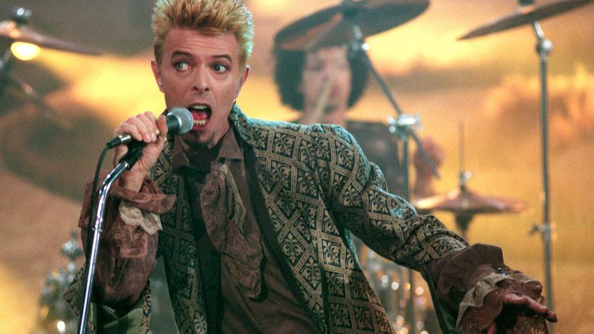 David Bowie am 22. Februar 1997 bei einem Auftritt in der Show "Wetten, dass...?" in Münster.