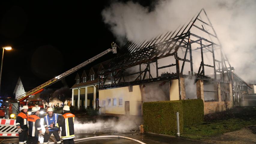 Scheune neben Gästehaus in Bärnfels brannte lichterloh 