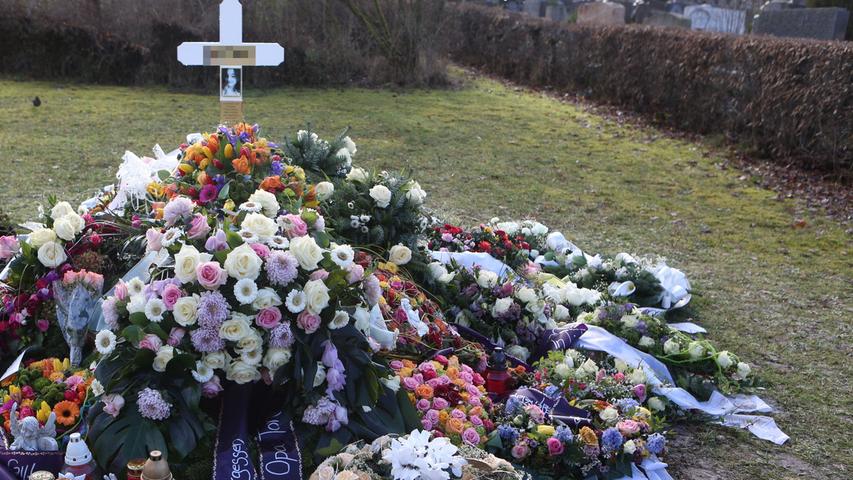 Sie wurde am 7. Januar in ihrem Heimatort beigesetzt. Rund 200 Trauergäste waren einem Sprecher der Polizei zufolge auf der Beerdigung.