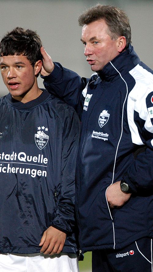 In der Saison 2004/2005 steht Schröck dann erstmals im Profi-Kader, in der darauf folgenden Spielzeit erhält er seinen ersten Profi-Vertrag. Auch Benno Möhlmann nimmt ihn unter seine Fittiche.