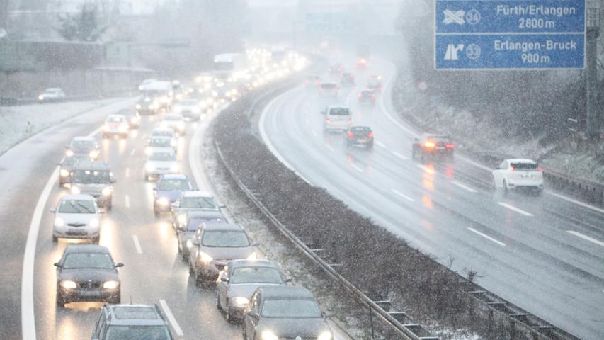 Nicht ganz so viel Spaß am Wetter haben wohl die Autofahrer auf der A73 bei Erlangen, sie müssen mit Verkehrsbehinderungen rechnen.