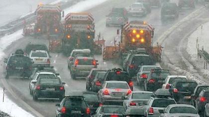 Unverständige Autofahrer: Winterdienst im Dauerstress