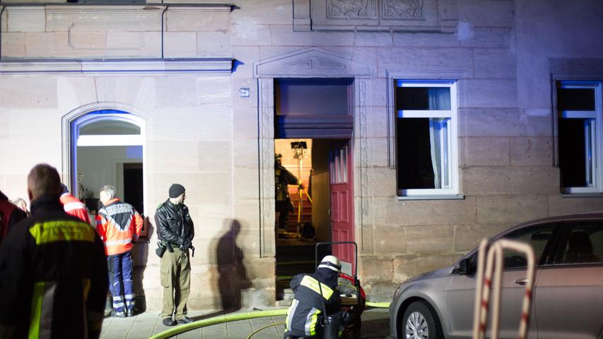 Wohnungsbrand in Nürnberg: Frau tot geborgen 