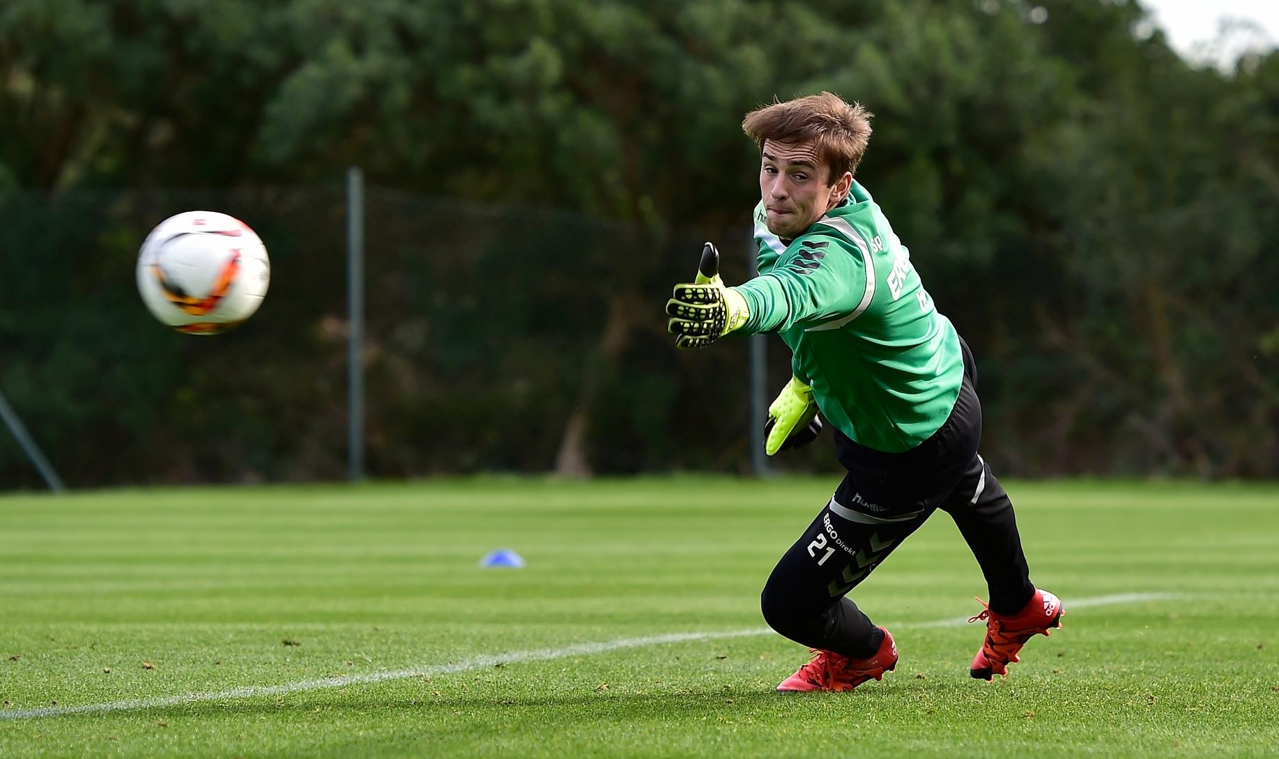 Auf wiederum nur eine Minute weniger brachte es der Ex-Fürther Leopold Zingerle, in der Saison 2015/16 dritter Torwart der SpVgg. Mittlerweile ist er Stammkeeper des SC Paderborn.