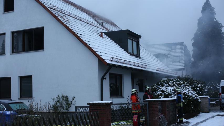 Feuer zerstört Erdgeschoss eines Nürnberger Wohnhauses
