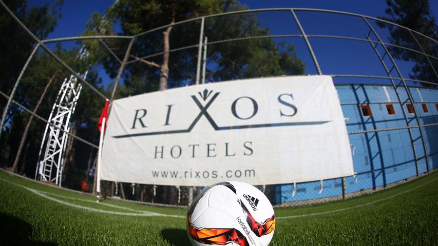 Und die Bedingungen im Hotel Rixos sind nicht...