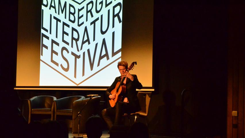 Zur Eröffnung des ersten Bamberger Literaturfestivals am 21. Januar im Hallstadter Kulturboden spielte der Musiker Johannes Öllinger aus München einige Stücke.
