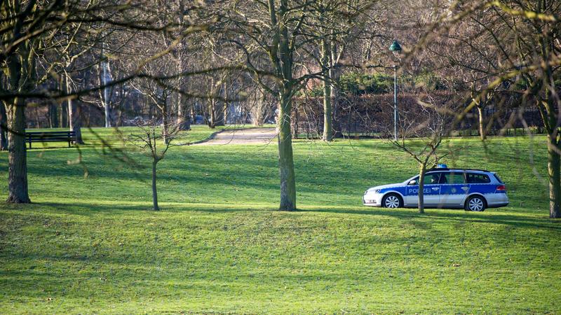 Die Polizei ermittelt in den einzelnen Fällen. Die Beamten waren dabei - wie hier auf diesem Symbolbild dargestellt wird - verstärkt im Landkreis unterwegs. Die Polizei ermittelt in den einzelnen Fällen. Die Beamten waren dabei - wie hier auf diesem Symbolbild dargestellt wird - verstärkt im Landkreis unterwegs.