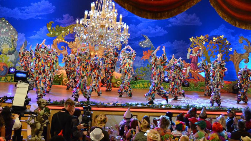 Allersberger Minihexen tanzen in Veitshöchheim über die Fernseh-Bühne