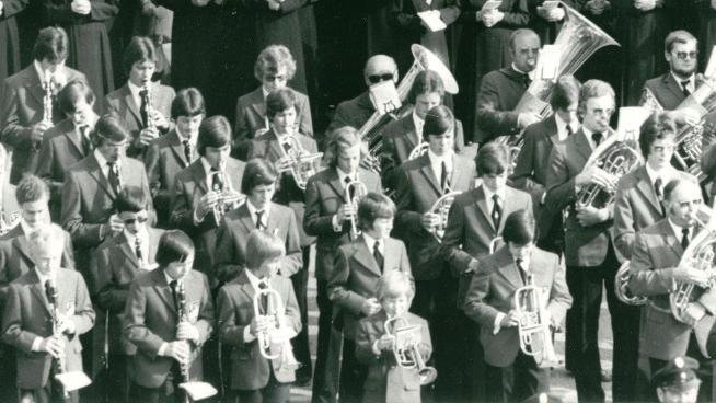 Am 9. Dezember 1966 hatte eine von Franz Xaver Scheuerlein gegründete Blaskapelle ihren ersten Auftritt auf der Adventsfeier des „katholischen Werkvolks“. Es begann eine Erfolgsgeschichte, die bis heute andauert.