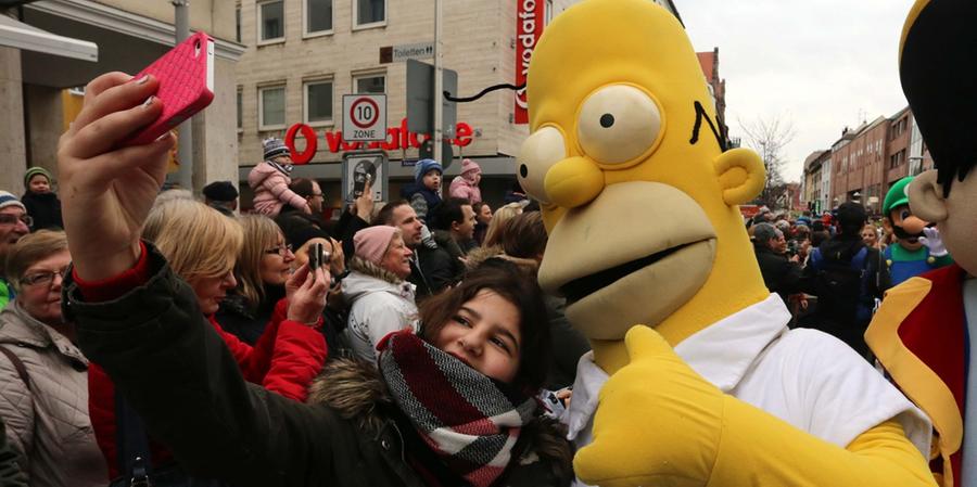 Selfie mit Homer: Toon-Walk zog durch Nürnberg