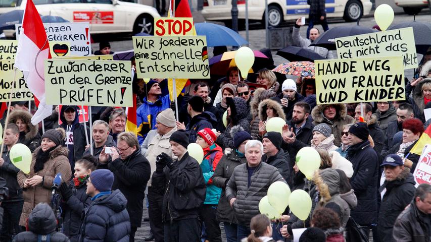 LOKALES Foto: Eduard Weigert Datum: 31.1.16..Demo der Russlanddeutschen  Hauptmarkt