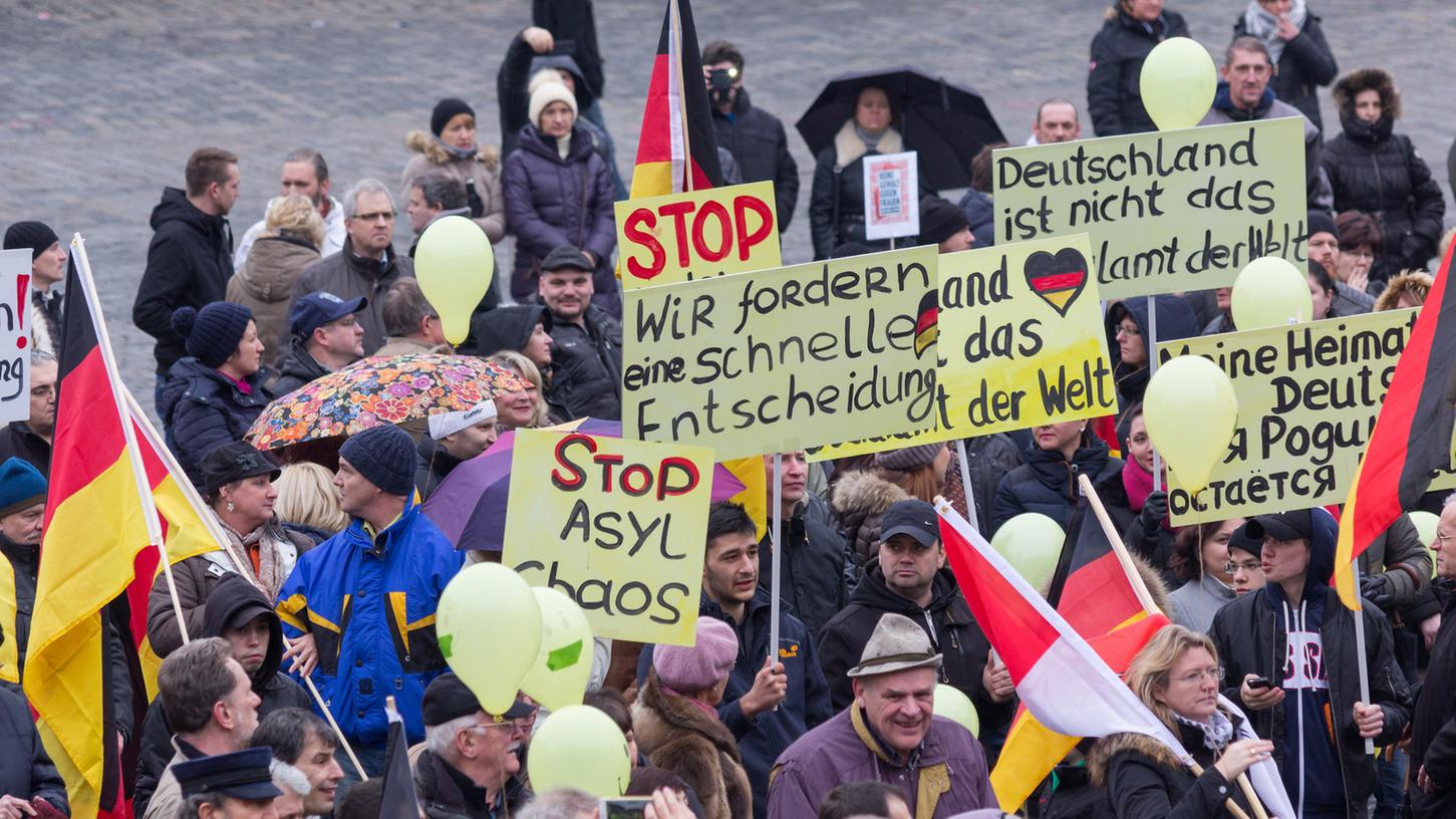 Zuletzt versammelten sich am 31. Januar zahlreiche russlanddeutsche Demonstranten am Hauptmarkt. Am Sonntag ist nun erneut eine Kundgebung in Nürnberg geplant.
